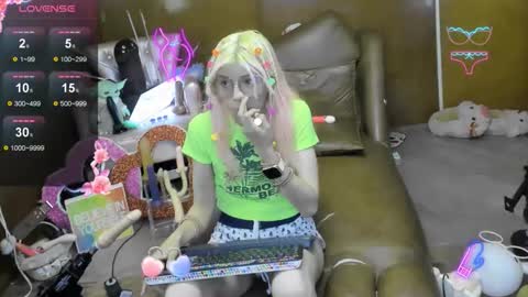 Skinnygirl online show from 13, 11, 2025