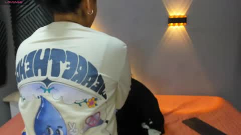    online show from 15, 4, 2026