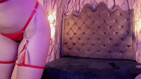 Snapshot of laia_miller_ chatting on 14, 12, 2024 Laia online show from 14, 12, 2024