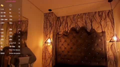 Snapshot of laia_miller_ chatting on 16, 12, 2024 Laia online show from 16, 12, 2024