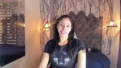 Snapshot of laia_miller_ chatting on 2, 1, 2025 Laia online show from 2, 1, 2025
