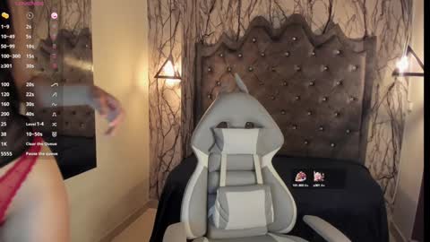 Snapshot of laia_miller_ chatting on 3, 1, 2025 Laia online show from 3, 1, 2025