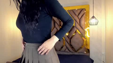 Snapshot of laia_miller_ chatting on 7, 1, 2025 Laia online show from 7, 1, 2025