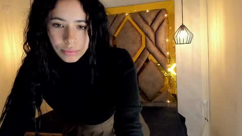 Snapshot of laia_miller_ chatting on 7, 1, 2025 Laia online show from 7, 1, 2025
