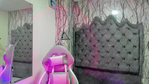 Snapshot of laia_miller_ chatting on 21, 1, 2025 Laia online show from 21, 1, 2025