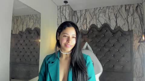 Snapshot of laia_miller_ chatting on 30, 1, 2025 Laia online show from 30, 1, 2025