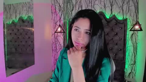 Snapshot of laia_miller_ chatting on 24, 2, 2025 Laia online show from 24, 2, 2025