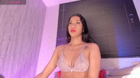 Snapshot of laiilybell chatting on 4, 11, 2025 laiily bell online show from 4, 11, 2025