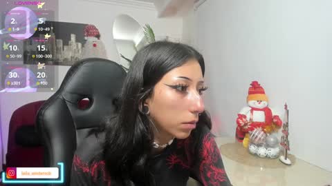 Snapshot of laila_angel chatting on 8, 12, 2024 laila_angel online show from 8, 12, 2024