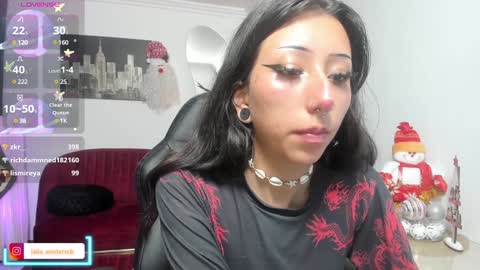 Snapshot of laila_angel chatting on 8, 12, 2024 laila_angel online show from 8, 12, 2024