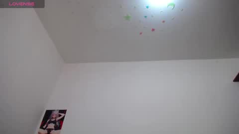 Leila Laly online show from 7, 2, 2025