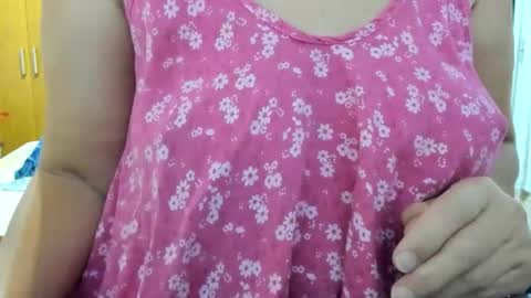 Snapshot of lailasensu chatting on 26, 11, 2025 LAILA online show from 26, 11, 2025