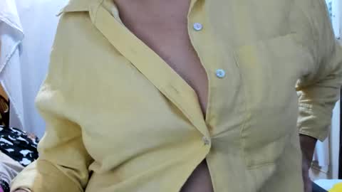 Snapshot of lailasensu chatting on 1, 12, 2025 LAILA online show from 1, 12, 2025