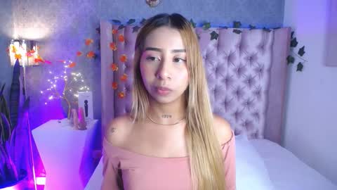 Snapshot of lailastilwills chatting on 1, 11, 2025 Laila Stilwills online show from 1, 11, 2025