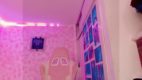 lala Moon online show from 7, 1, 2026