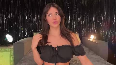 Snapshot of lallebi chatting on 9, 11, 2025 Ellina online show from 9, 11, 2025