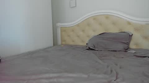 Lallie  online show from 23, 9, 2025