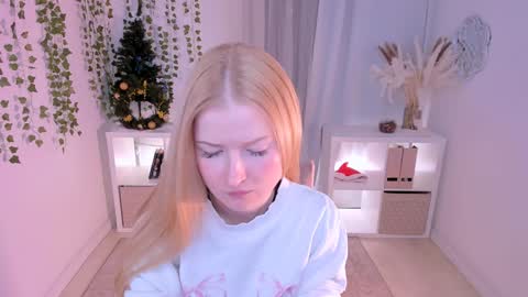 Laly online show from 5, 1, 2025
