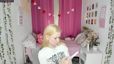 Snapshot of laly_peach chatting on 29, 6, 2026 Laly online show from 29, 6, 2026