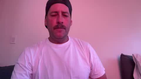 Snapshot of lampin1 chatting on 1, 4, 2026 lampin1 online show from 1, 4, 2026