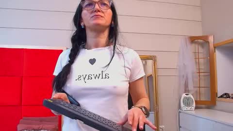 LanaBanner online show from 19, 4, 2026