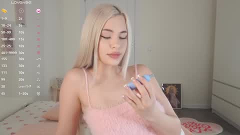 Snapshot of lana_mazy chatting on 11, 12, 2024 Lana online show from 11, 12, 2024