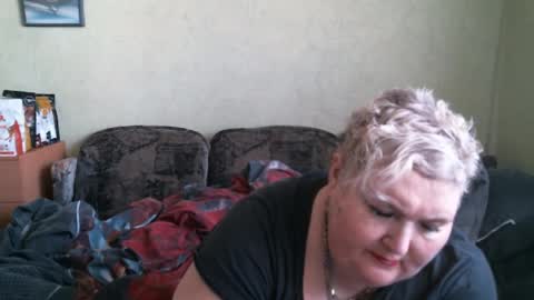 lanacat555 online show from 9, 3, 2025