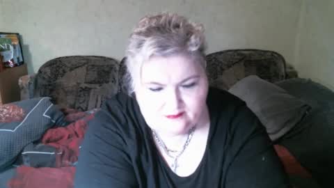 lanacat555 online show from 10, 3, 2025