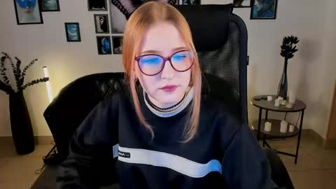 Snapshot of lanafitch chatting on 27, 5, 2026 lana online show from 27, 5, 2026