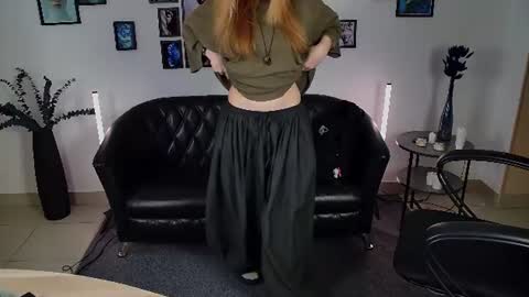 Snapshot of lanafitch chatting on 18, 6, 2026 lana online show from 18, 6, 2026