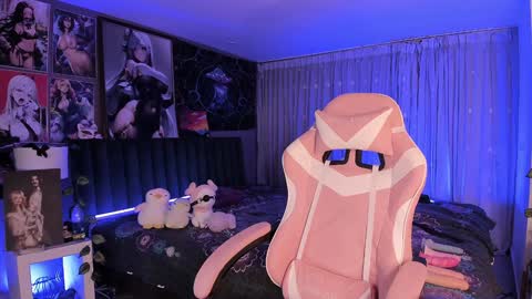 Snapshot of lanakyutt chatting on 2, 2, 2025 L A N A online show from 2, 2, 2025