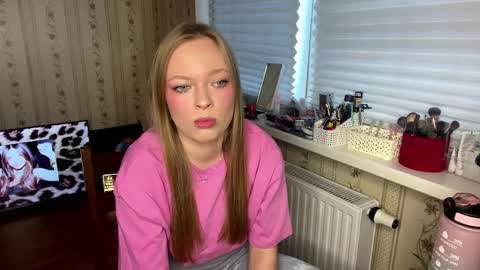 Snapshot of lanniecastellow chatting on 30, 3, 2026 Hello My name is Lola online show from 30, 3, 2026