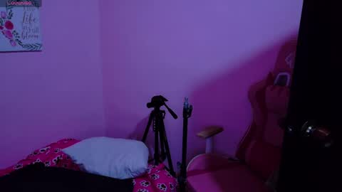 LARA online show from 12, 4, 2026