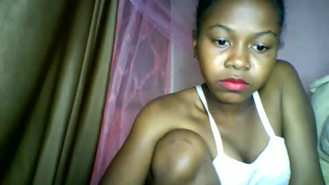 Snapshot of lara_belle chatting on 28, 4, 2026 lara_belle online show from 28, 4, 2026