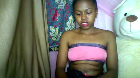 Snapshot of lara_belle chatting on 1, 5, 2026 lara_belle online show from 1, 5, 2026