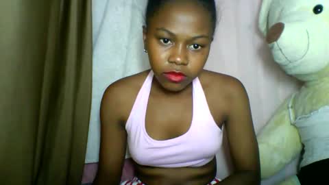 Snapshot of lara_belle chatting on 5, 5, 2026 lara_belle online show from 5, 5, 2026