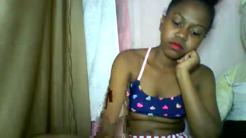 Snapshot of lara_belle chatting on 5, 5, 2026 lara_belle online show from 5, 5, 2026