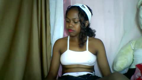 Snapshot of lara_belle chatting on 6, 5, 2026 lara_belle online show from 6, 5, 2026