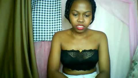 Snapshot of lara_belle chatting on 2, 6, 2026 lara_belle online show from 2, 6, 2026