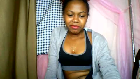 Snapshot of lara_belle chatting on 11, 6, 2026 lara_belle online show from 11, 6, 2026