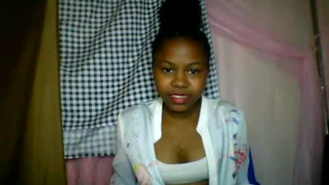 Snapshot of lara_belle chatting on 13, 7, 2026 lara_belle online show from 13, 7, 2026