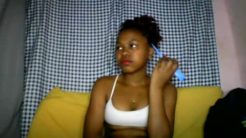 Snapshot of lara_belle chatting on 25, 7, 2026 lara_belle online show from 25, 7, 2026