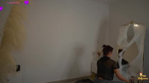 Lara  online show from 11, 10, 2025