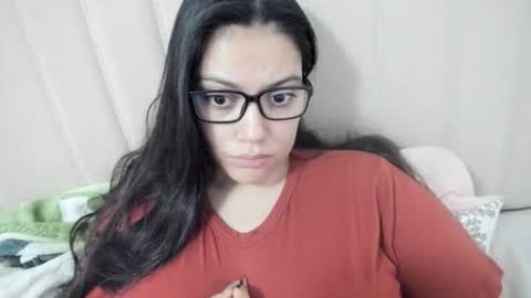 Snapshot of laracamille chatting on 7, 10, 2025 lara online show from 7, 10, 2025