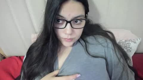 Snapshot of laracamille chatting on 9, 2, 2026 lara online show from 9, 2, 2026