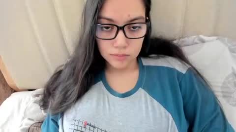 Snapshot of laracamille chatting on 8, 3, 2026 lara online show from 8, 3, 2026