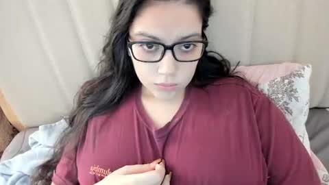 Snapshot of laracamille chatting on 27, 3, 2026 lara online show from 27, 3, 2026