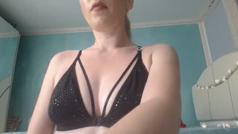 Snapshot of laralanee chatting on 15, 6, 2026 LaraLane online show from 15, 6, 2026