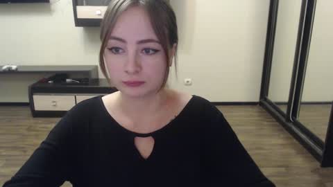 Laralianna online show from 9, 12, 2024