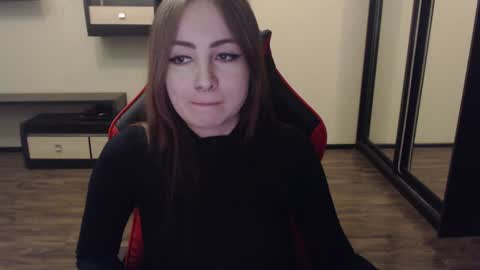 Laralianna online show from 9, 1, 2025